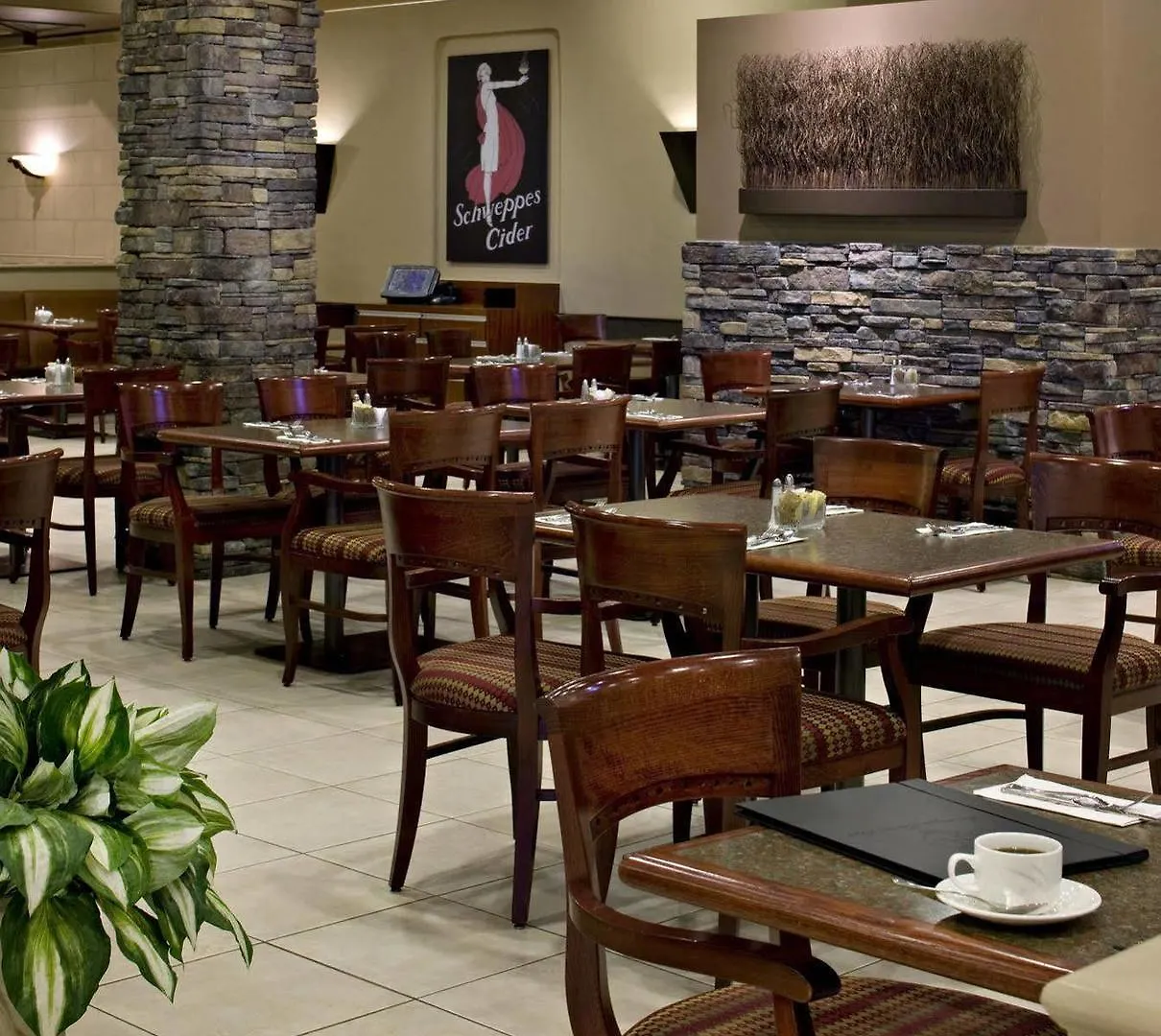 Carriage House Hotel And Conference Centre Calgary