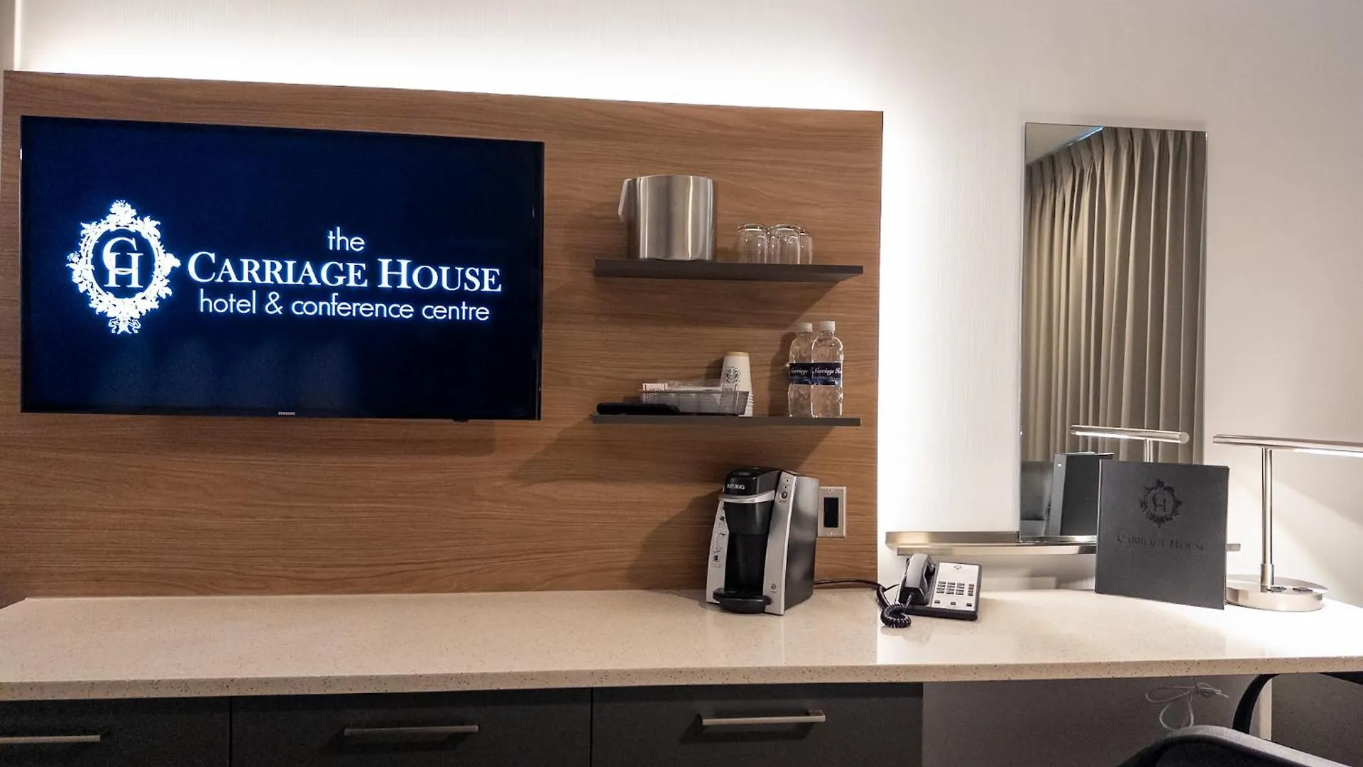 Carriage House Hotel And Conference Centre Calgary 4*,
