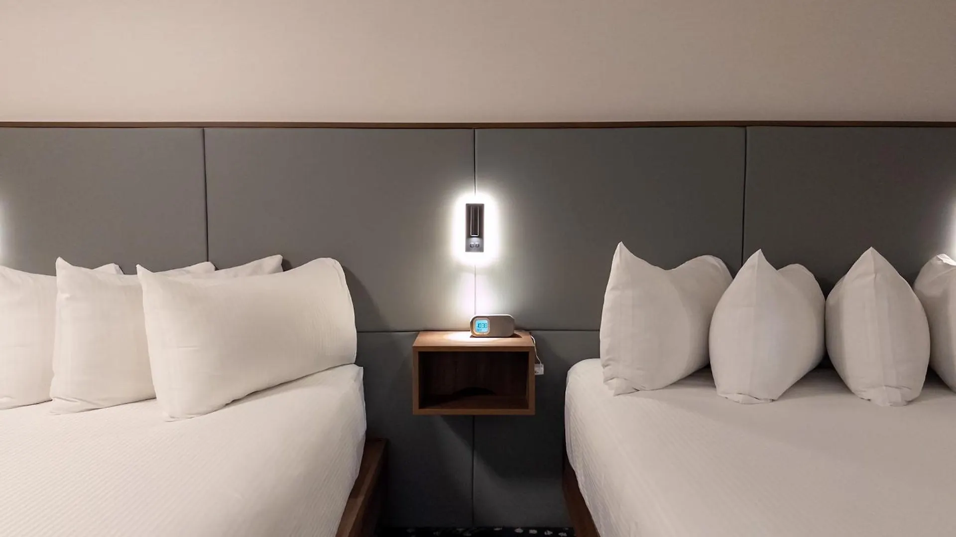 Carriage House Hotel And Conference Centre Calgary