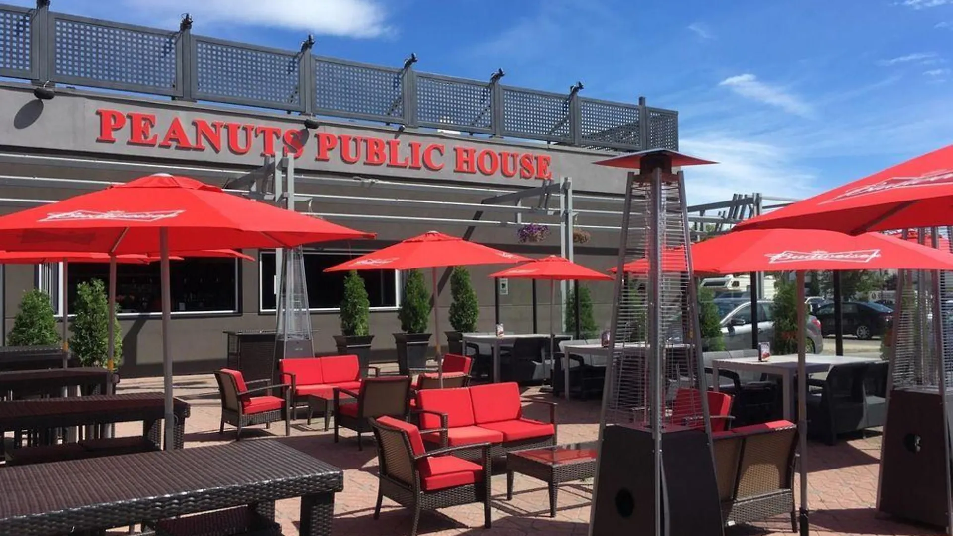 Carriage House Hotel And Conference Centre YYC 4*,