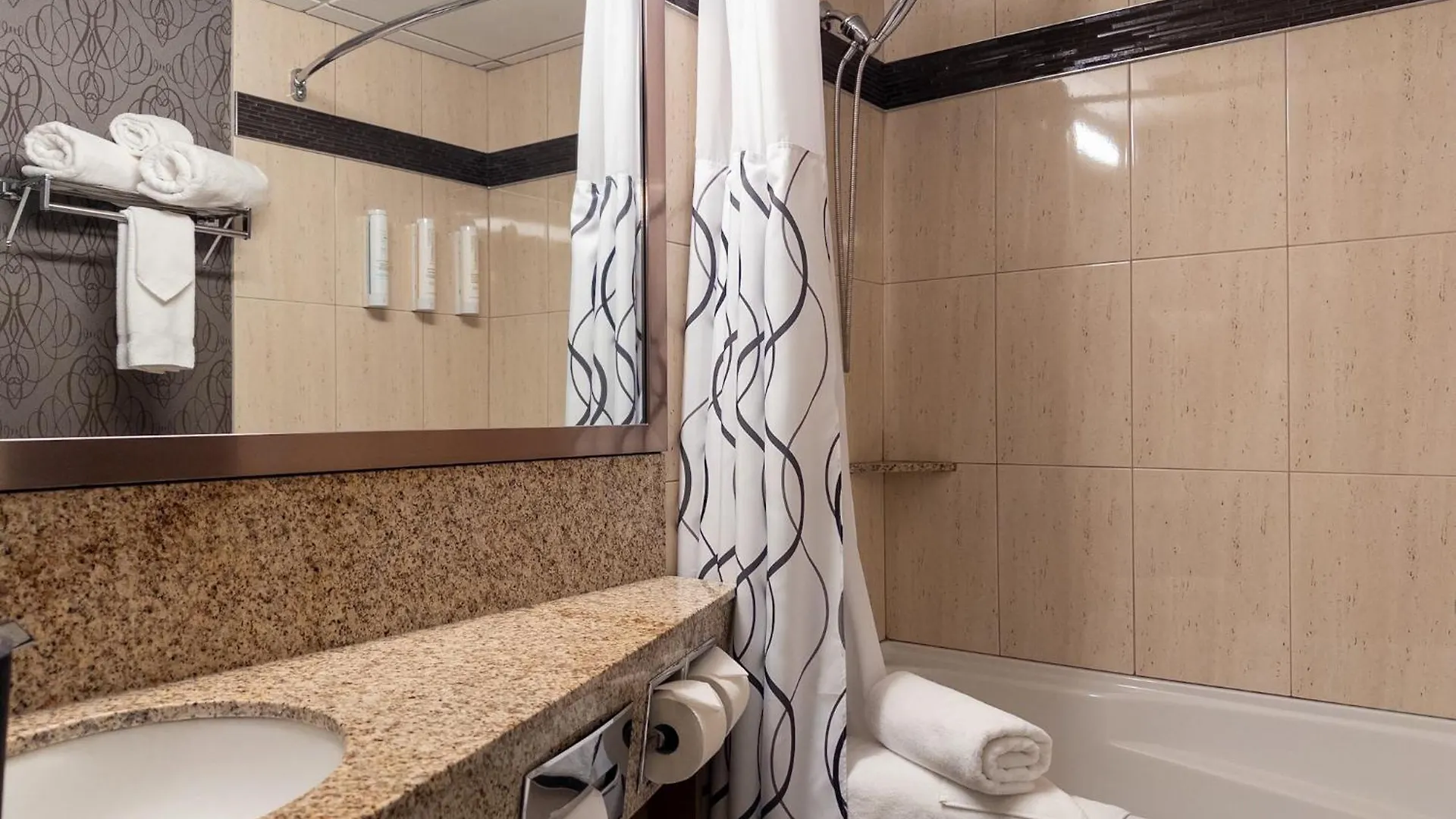 Carriage House Hotel And Conference Centre YYC 4*,  Kanada