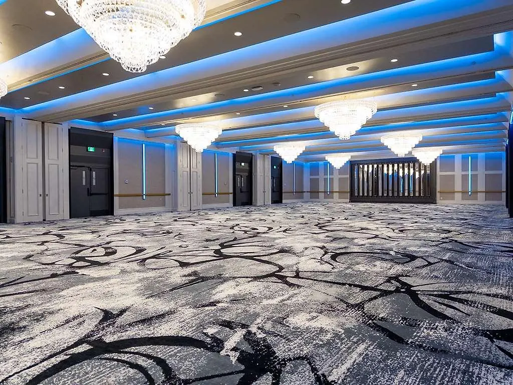 Carriage House Hotel And Conference Centre YYC